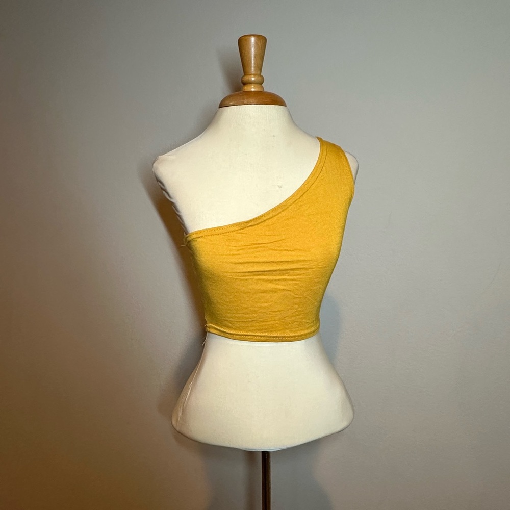 NWT PrettyLittleThing Mustard One Shoulder Crop Top
